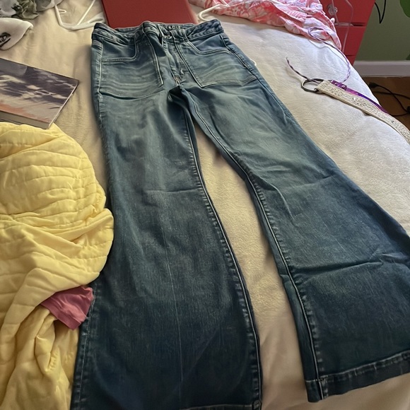 American Eagle Flare jeans - Picture 2 of 2